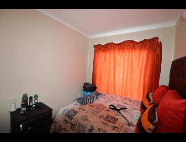 2 BEDROOM PROPERTY TO RENT IN VAALPARK